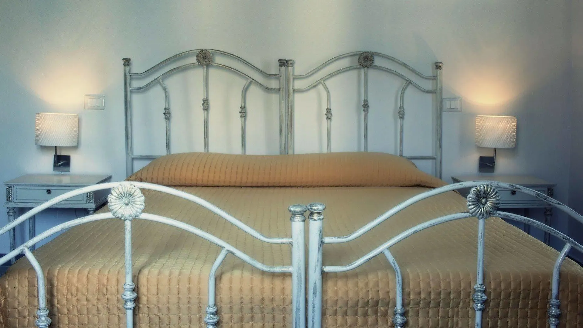 Bed and Breakfast Al Decoro Palermo 3*,